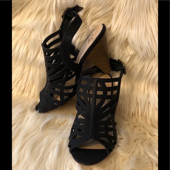 🎈🎈D heeled sandals🎈🎈 - Picture 2 of 5